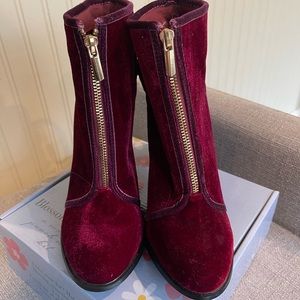 Short block velvet heel. US size 8.5 barely worn